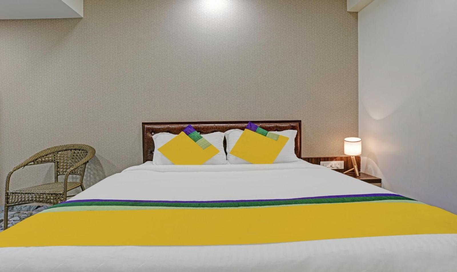 Glitz Hotels Golden Birds - Mahape, Navi Mumbai Esterno foto