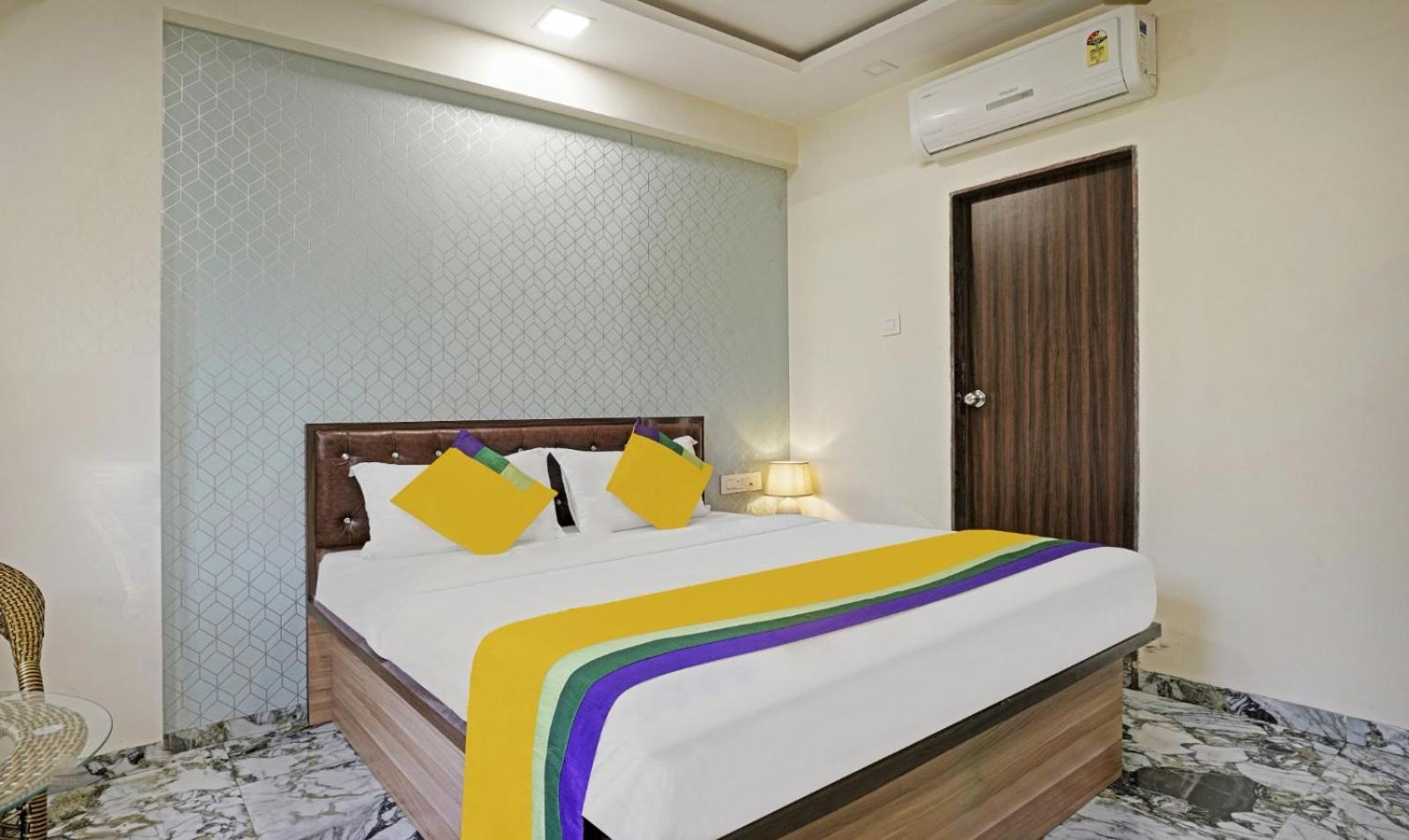 Glitz Hotels Golden Birds - Mahape, Navi Mumbai Esterno foto