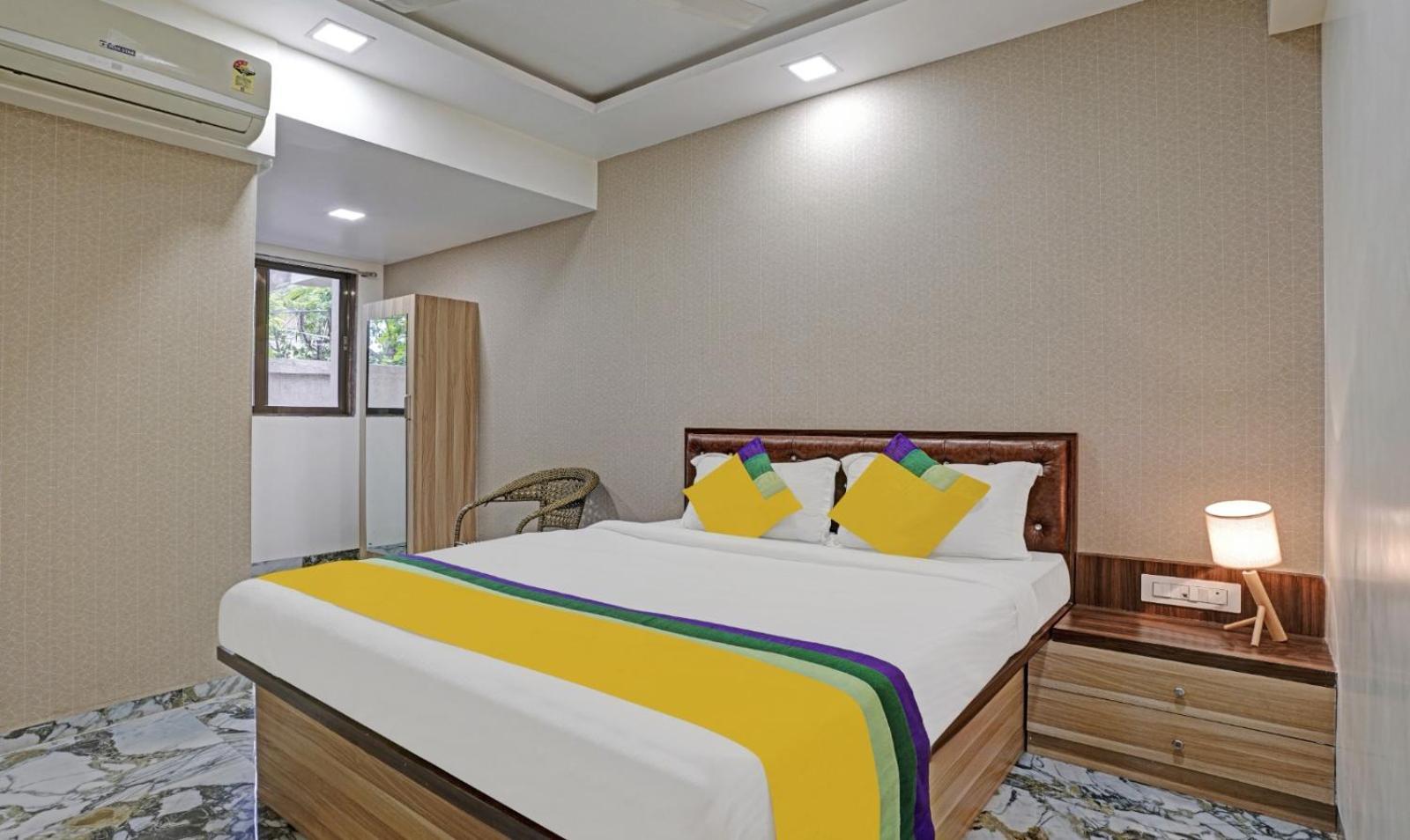 Glitz Hotels Golden Birds - Mahape, Navi Mumbai Esterno foto