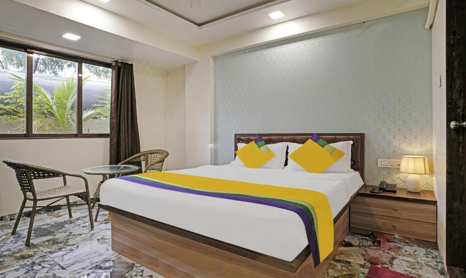 Glitz Hotels Golden Birds - Mahape, Navi Mumbai Esterno foto