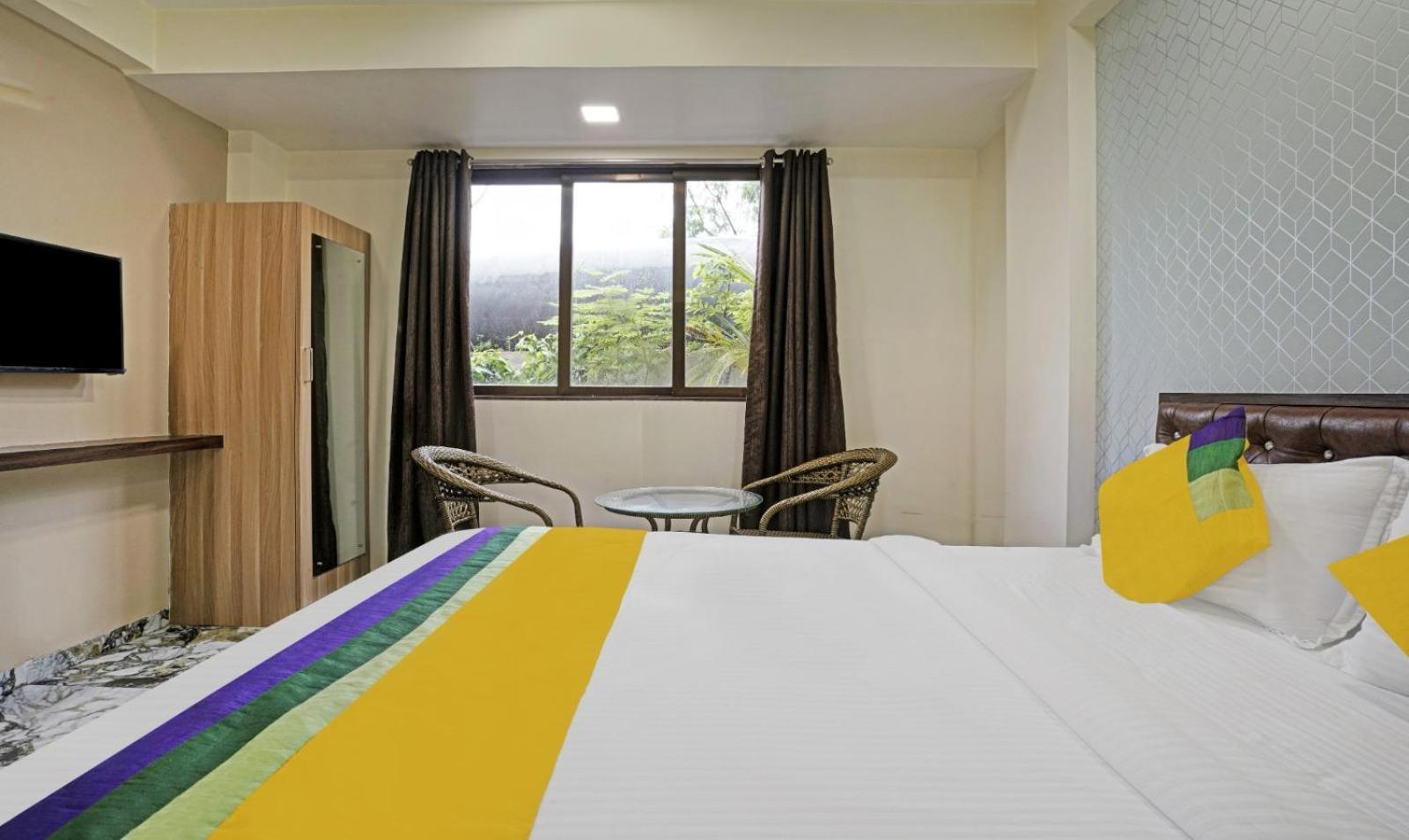 Glitz Hotels Golden Birds - Mahape, Navi Mumbai Esterno foto