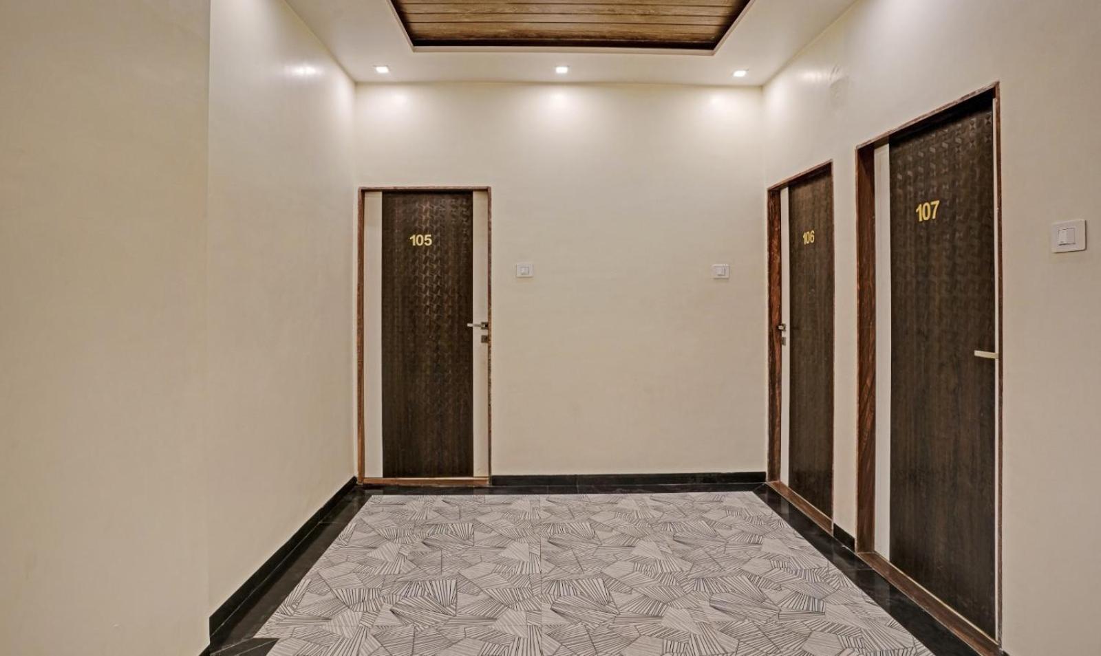 Glitz Hotels Golden Birds - Mahape, Navi Mumbai Esterno foto