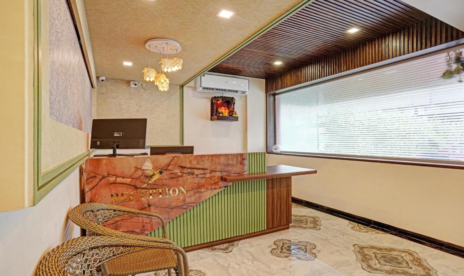 Glitz Hotels Golden Birds - Mahape, Navi Mumbai Esterno foto